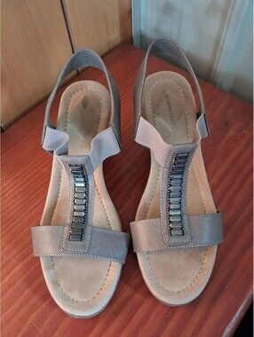 St Johns Bay Women's Silver Brown Wedge Open Toe Strappy Sandals Size 7M